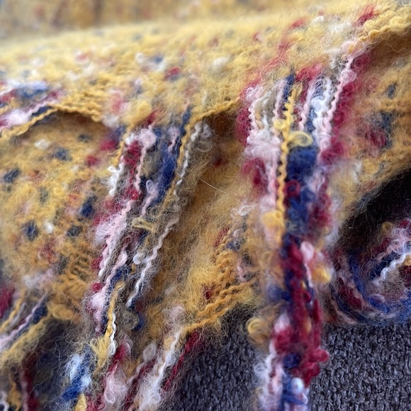 Amazing Scarf - Picture 7 of 7